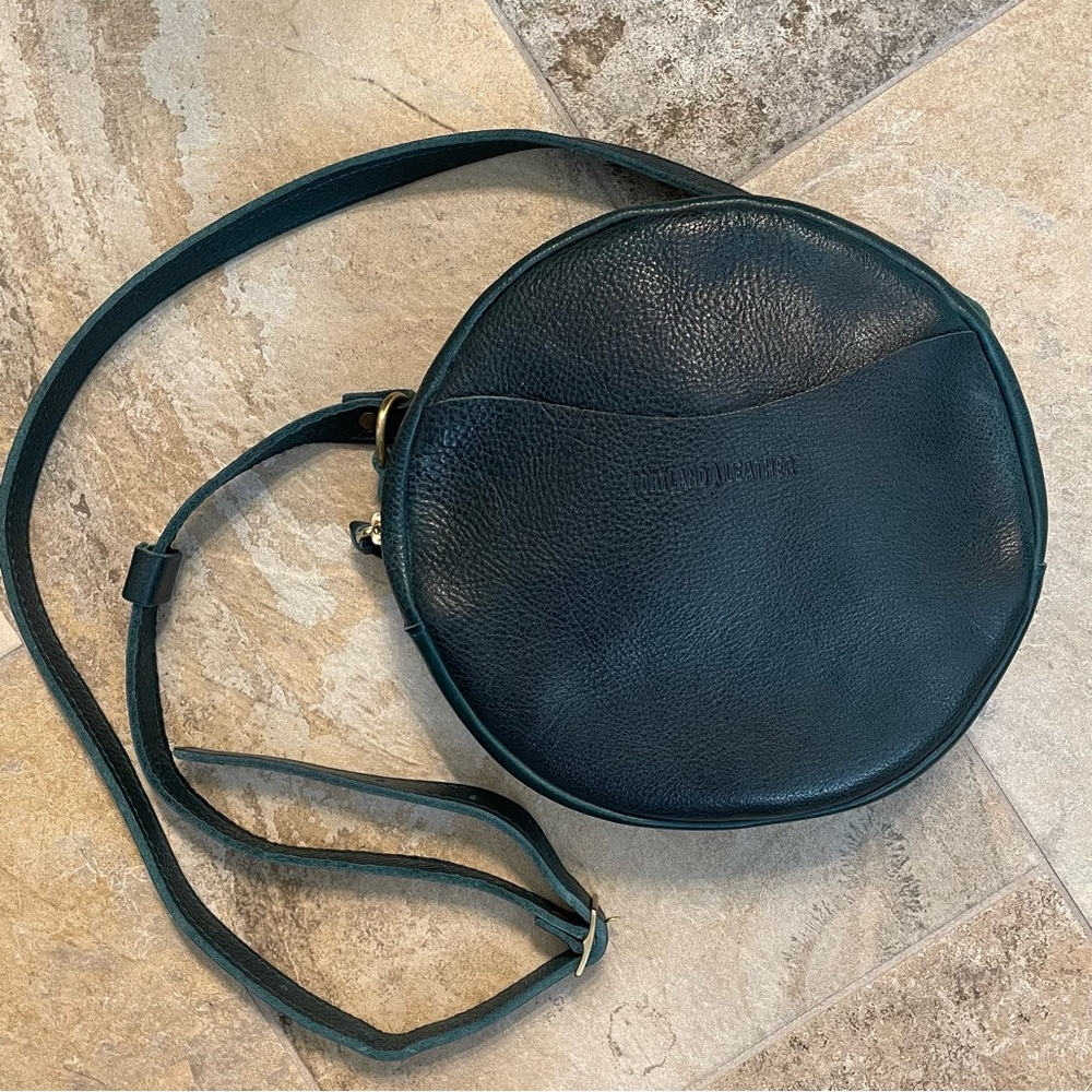 Portland Leather Goods Lagoon Large Circle EUC - Picture 5 of 5
